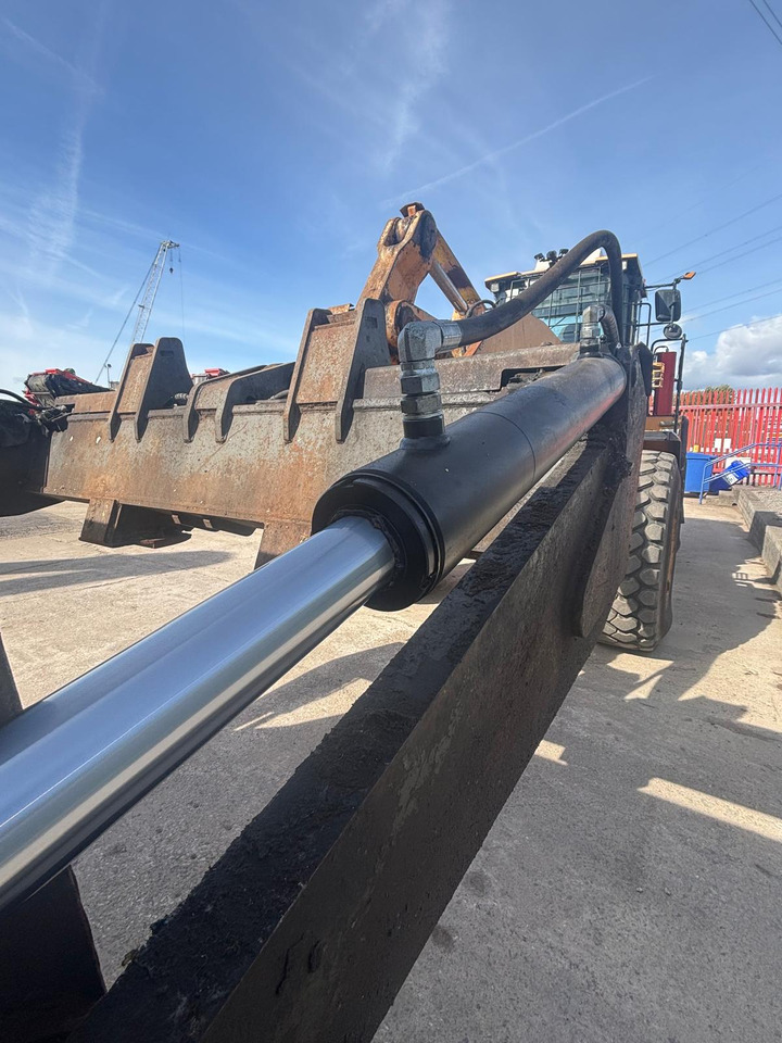 Wheel loader Hyundai HL960HDXT