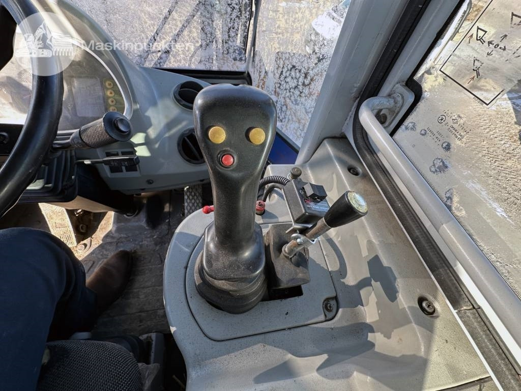 Wheel loader Hyundai HL 730 TM-7