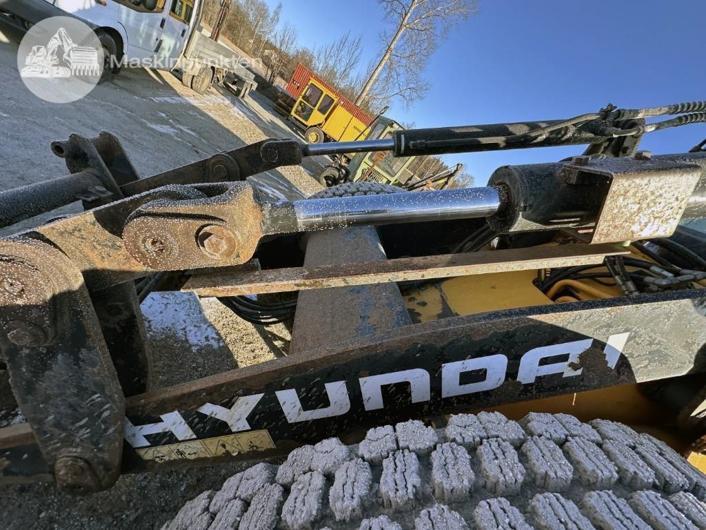Wheel loader Hyundai HL 730 TM-7