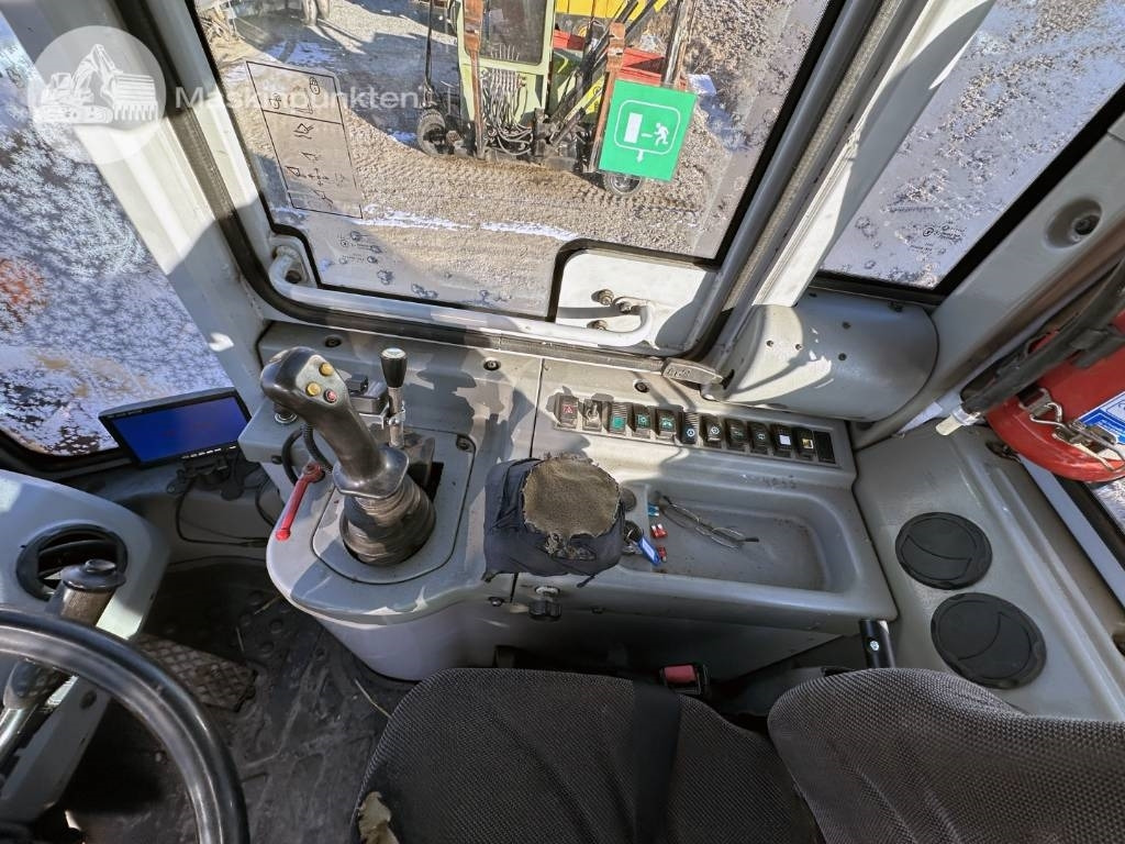 Wheel loader Hyundai HL 730 TM-7