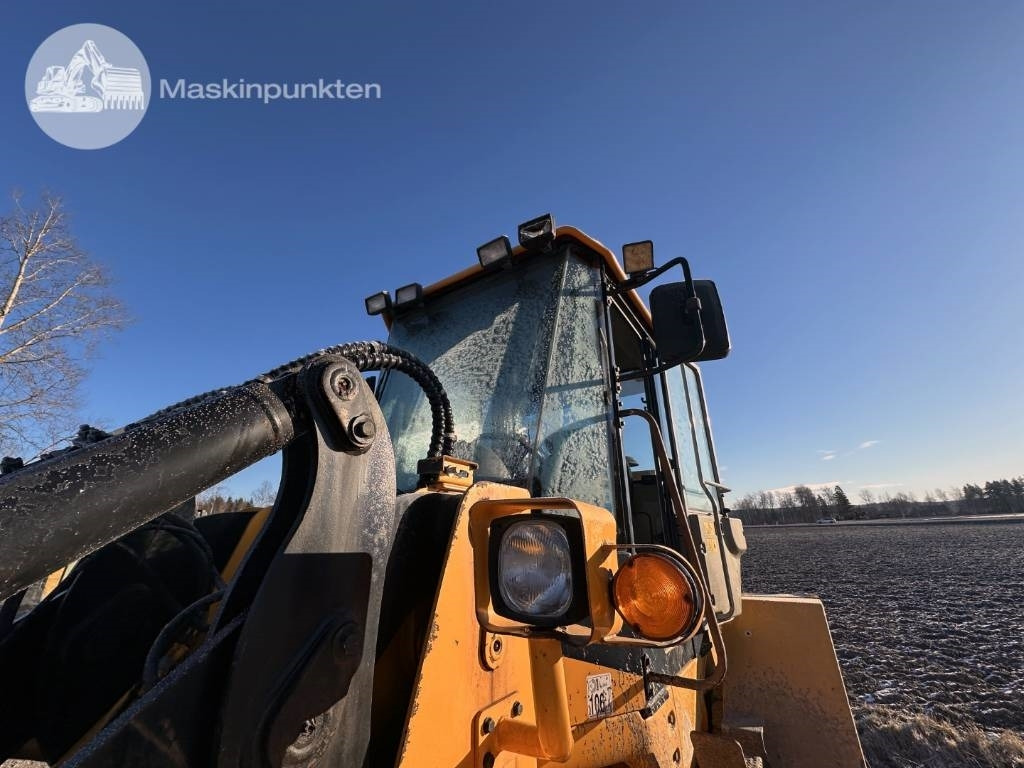 Wheel loader Hyundai HL 730 TM-7