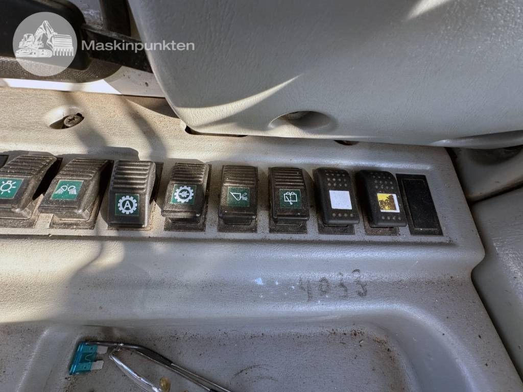 Wheel loader Hyundai HL 730 TM-7