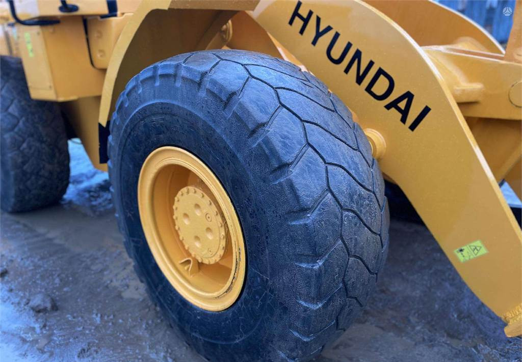 Wheel loader Hyundai HL 757-7 , extra hydro lines