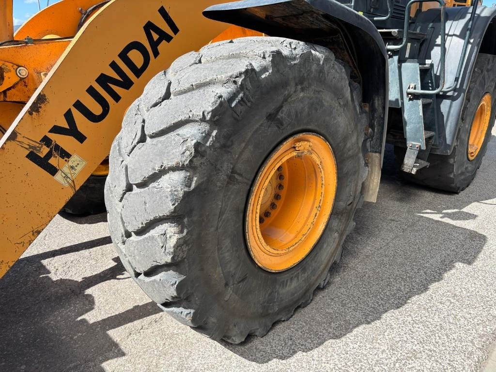 Wheel loader Hyundai HL 770-9 A