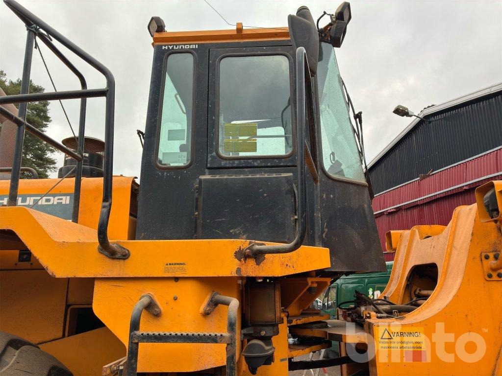 Wheel loader Hyundai HL 780-3A