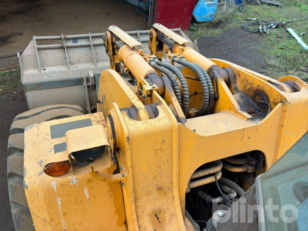 Wheel loader Hyundai HL 780-3A