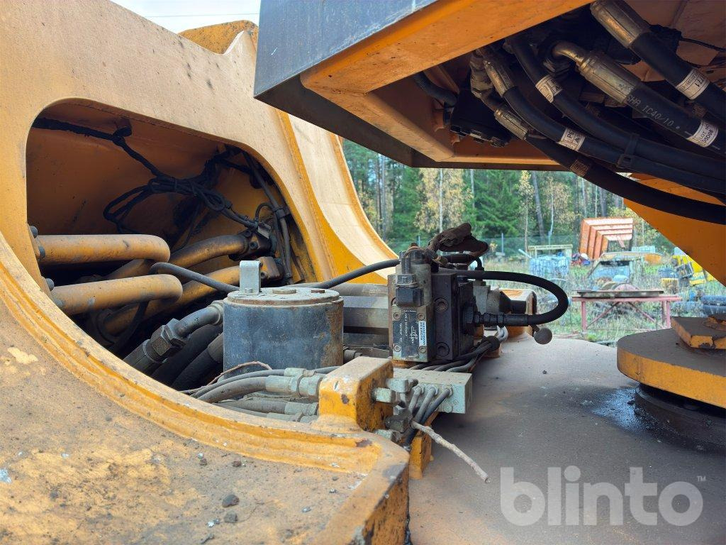 Wheel loader Hyundai HL 780-3A