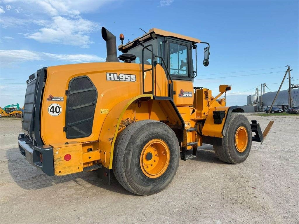 Wheel loader Hyundai HL 955