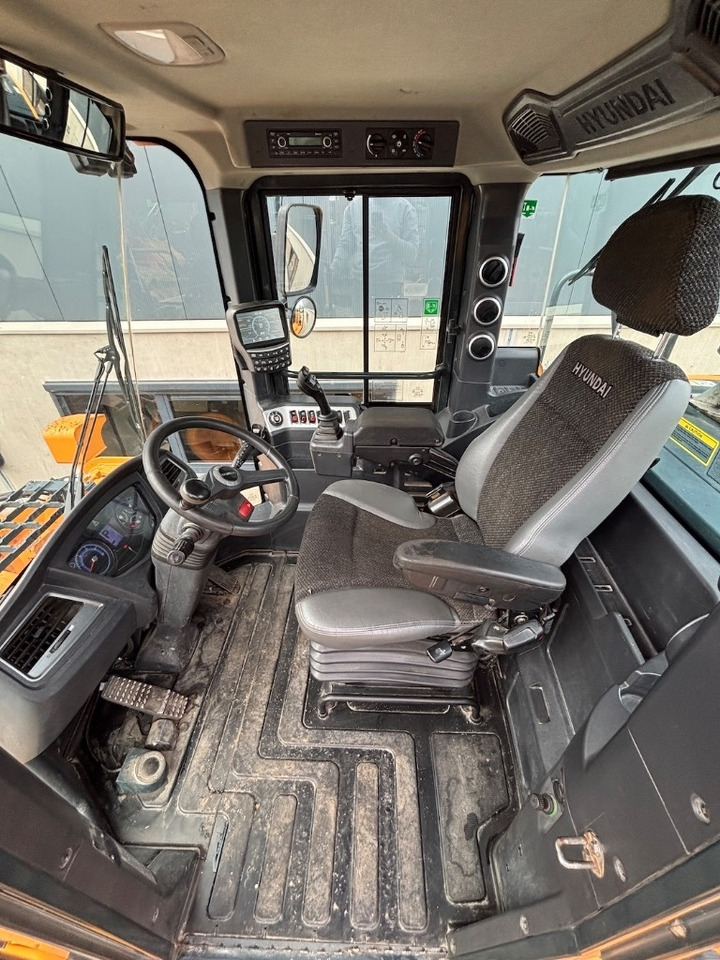Wheel loader Hyundai HL 960 - 955