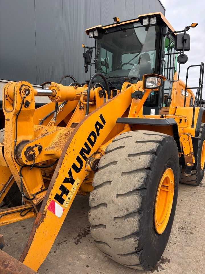Wheel loader Hyundai HL 960 - 955