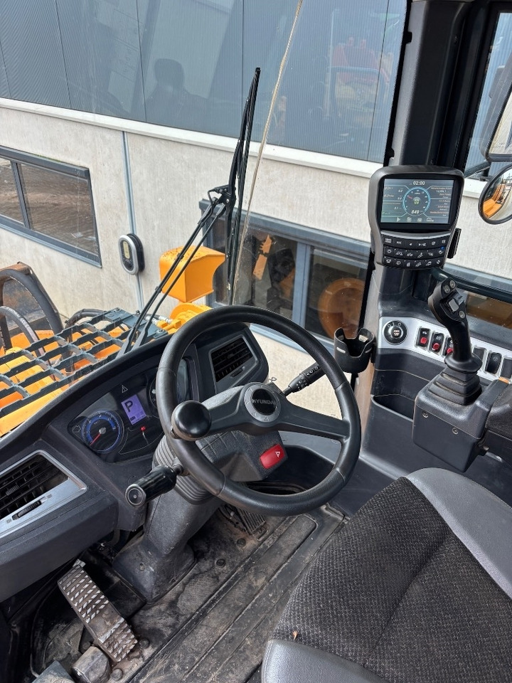 Wheel loader Hyundai HL 960 - 955