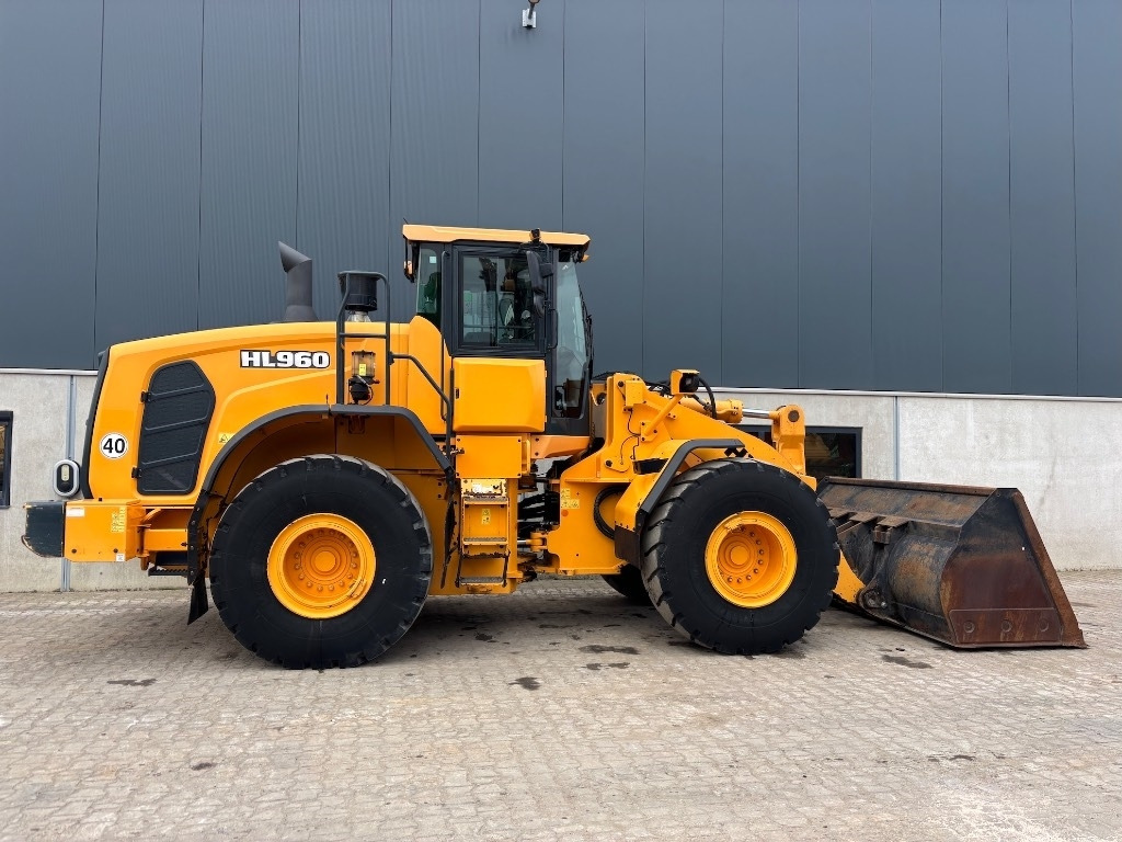 Wheel loader Hyundai HL 960 - 955