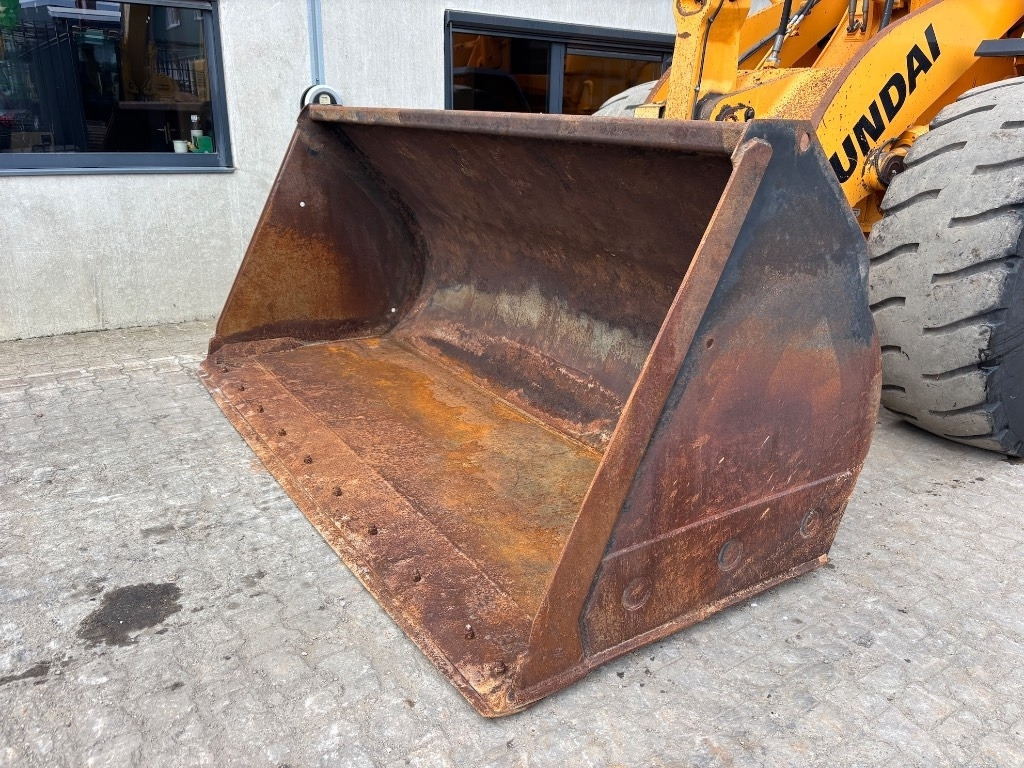 Wheel loader Hyundai HL 960 - 955