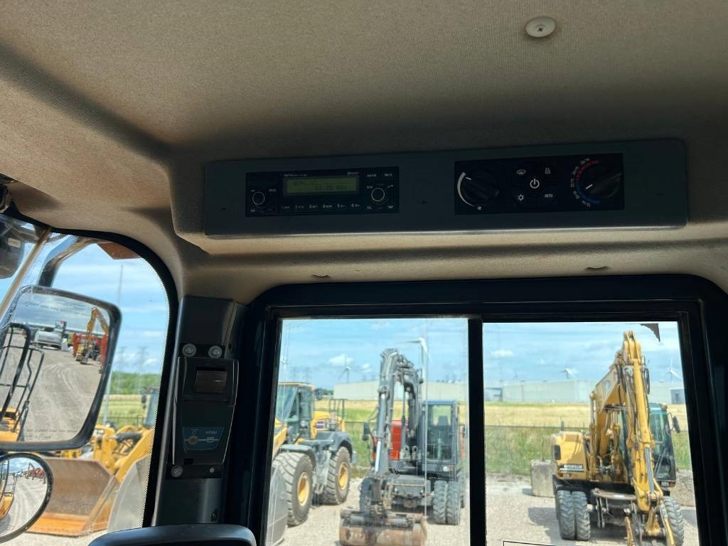 Wheel loader Hyundai HL 970