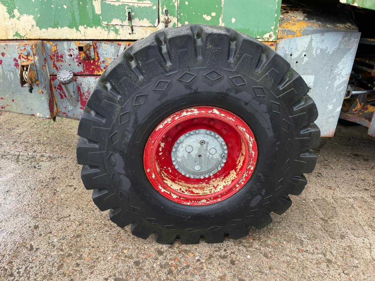 Wheel loader INTERNATIONAL - 530 AI - SHOVEL - 1986