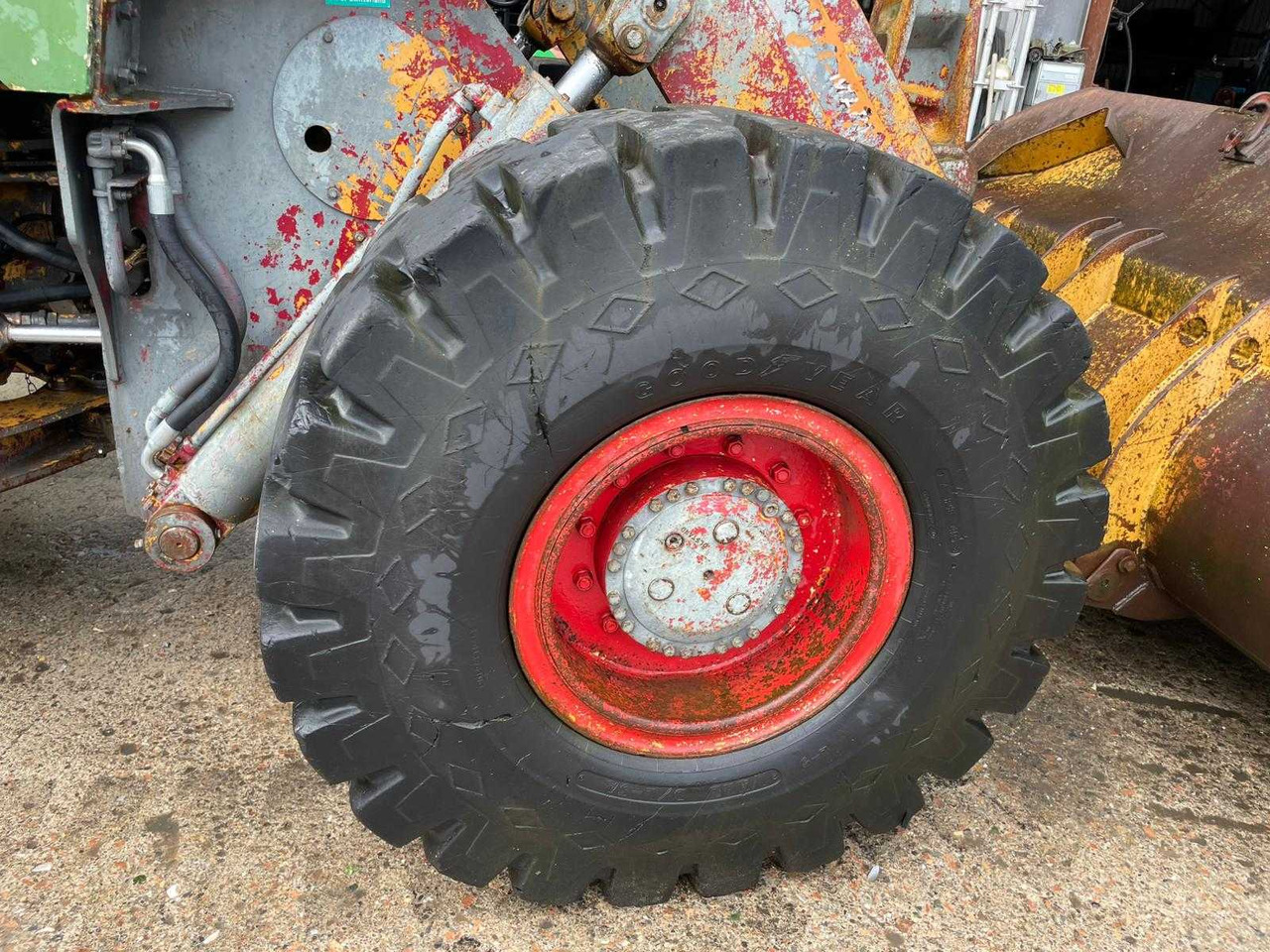 Wheel loader INTERNATIONAL - 530 AI - SHOVEL - 1986