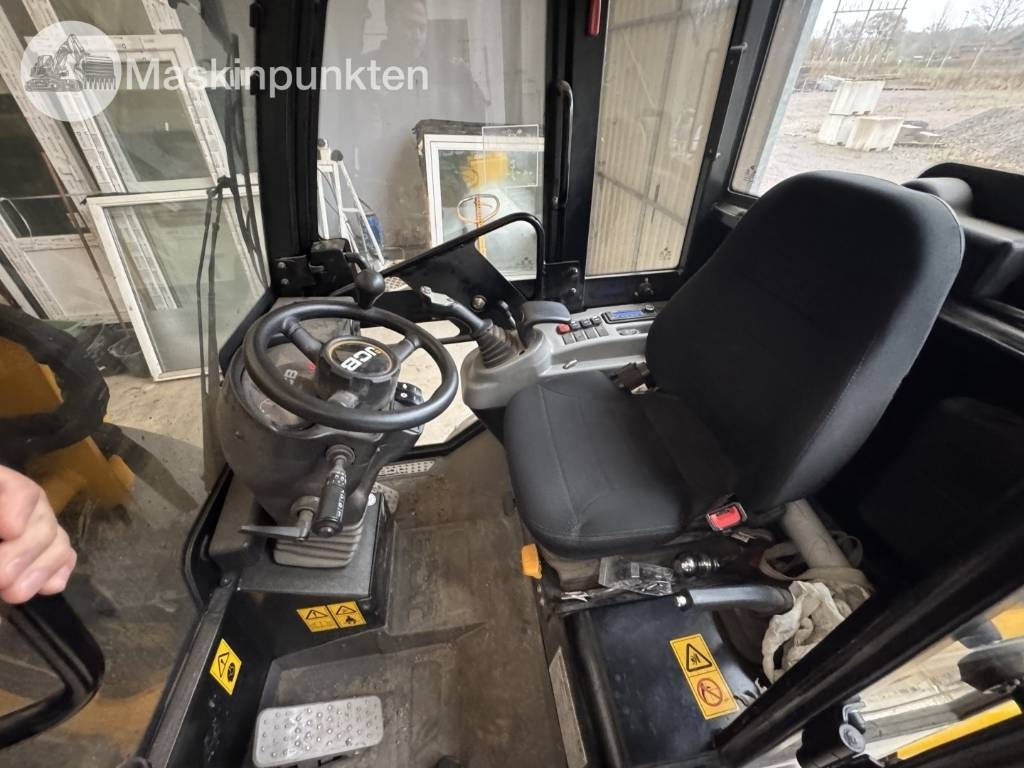 Wheel loader JCB 403