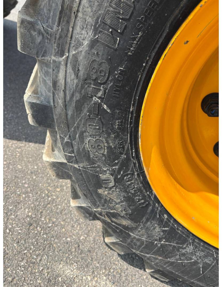 Wheel loader JCB 407