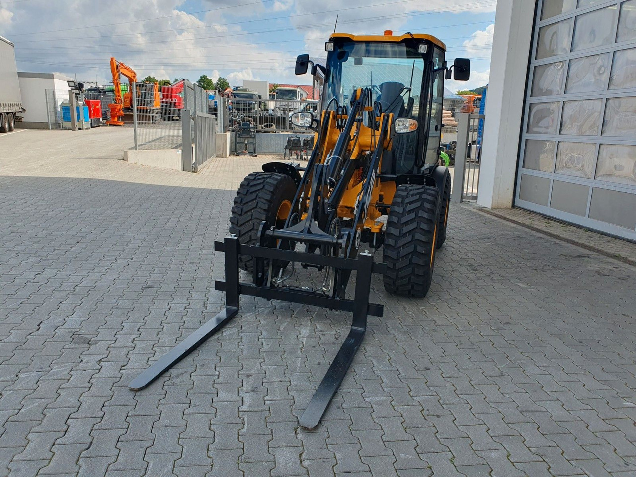 Wheel loader JCB 407 SV / Neufahrzeug / Gabel