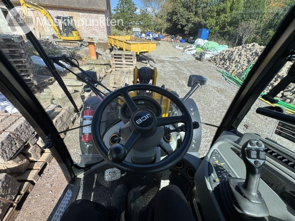 Wheel loader JCB 409