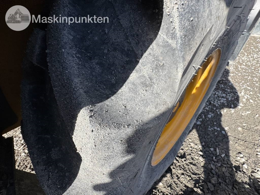 Wheel loader JCB 409