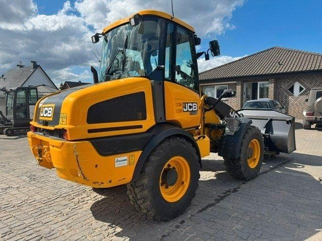 Wheel loader JCB 409