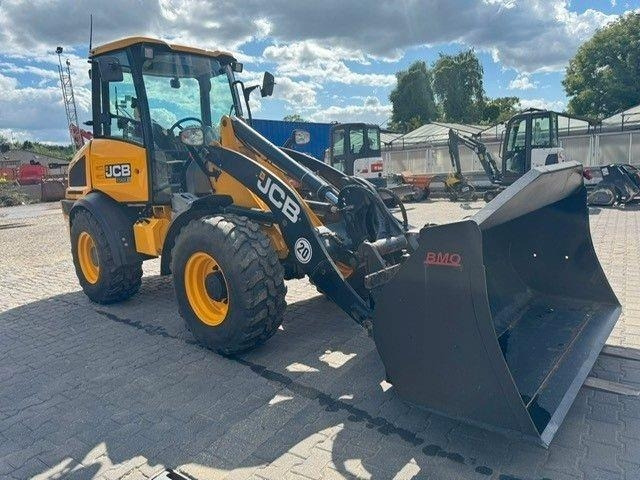 Wheel loader JCB 409