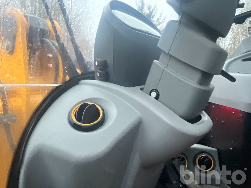 Wheel loader JCB 409 Nordic Edition Stage V