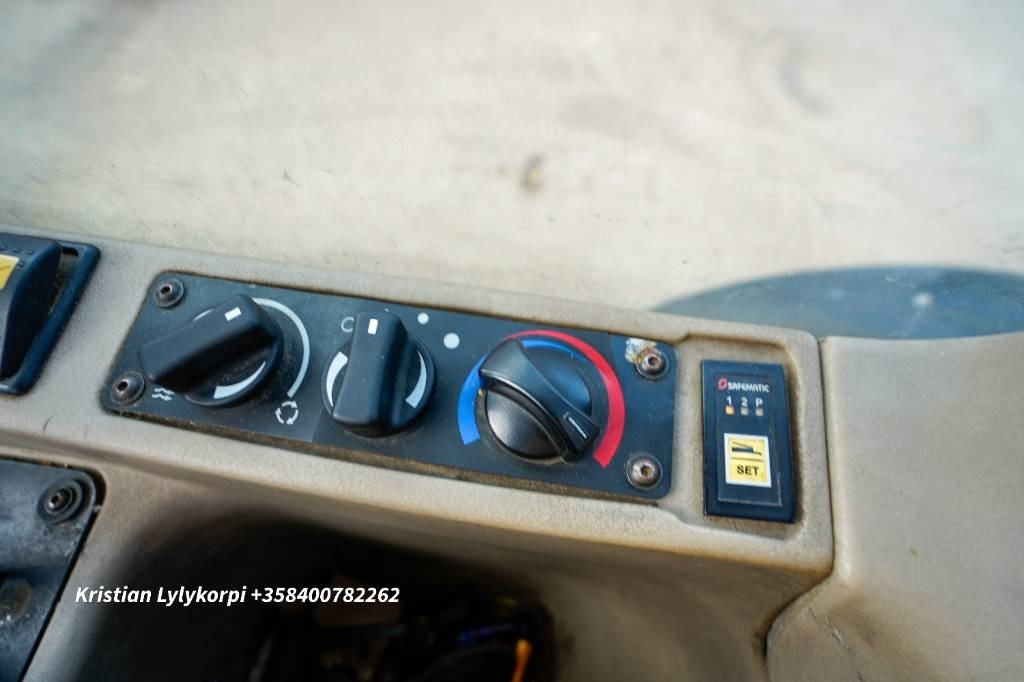 Wheel loader JCB 412S LAMELLIRENKAILLA