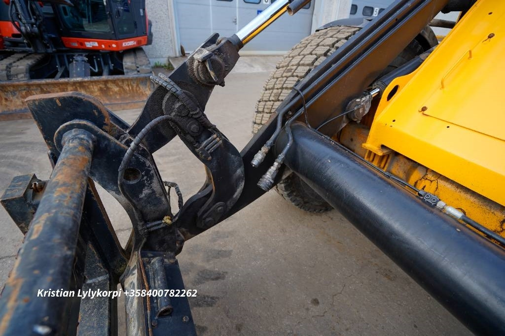 Wheel loader JCB 412S LAMELLIRENKAILLA