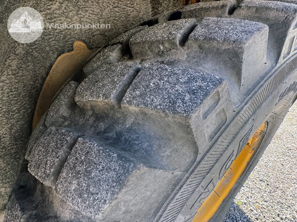 Wheel loader JCB 413 K