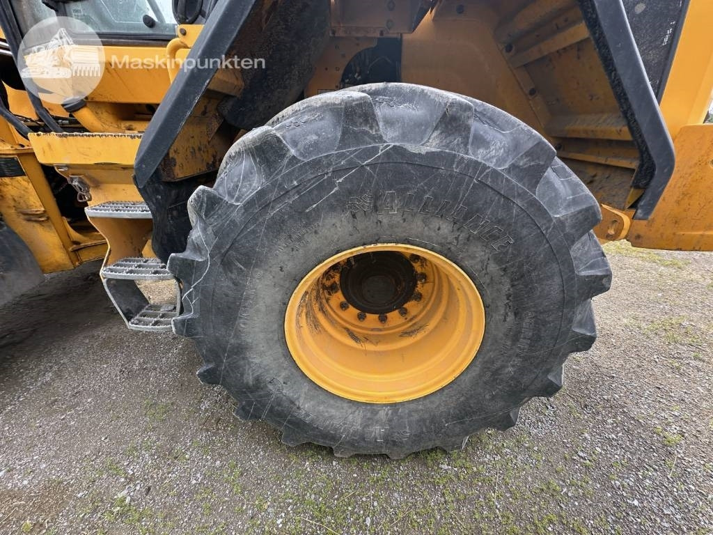 Wheel loader JCB 435