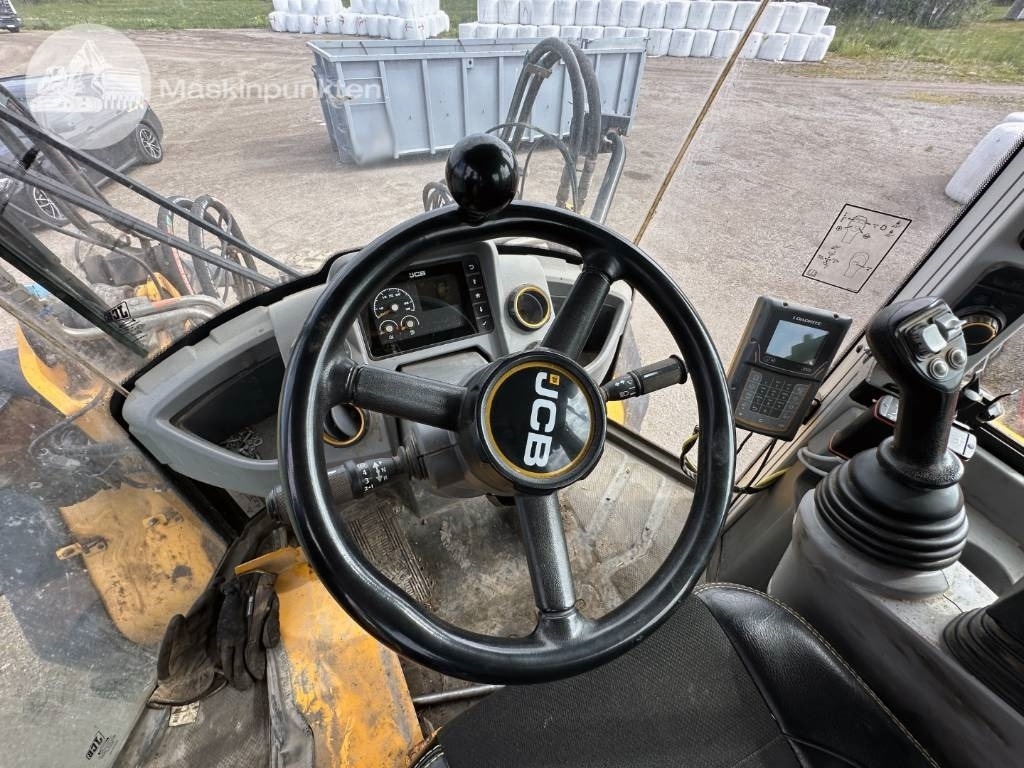 Wheel loader JCB 435