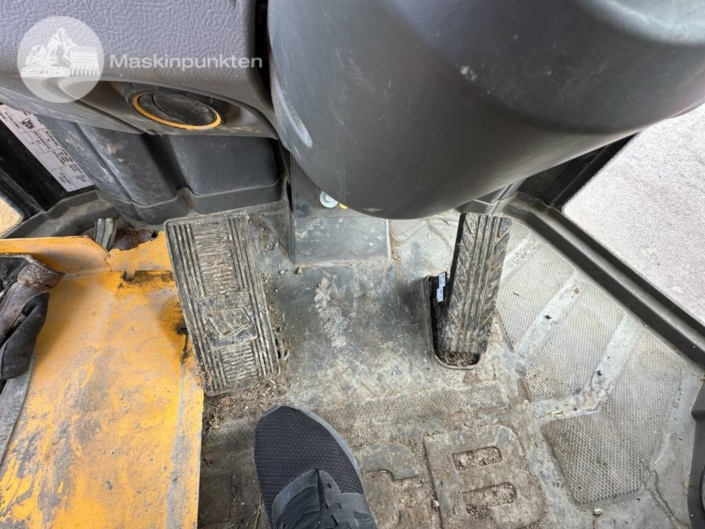 Wheel loader JCB 435