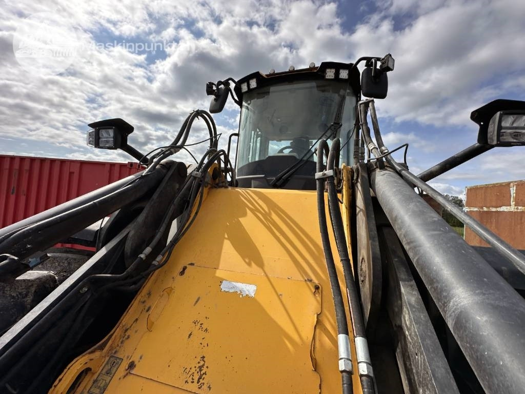 Wheel loader JCB 435