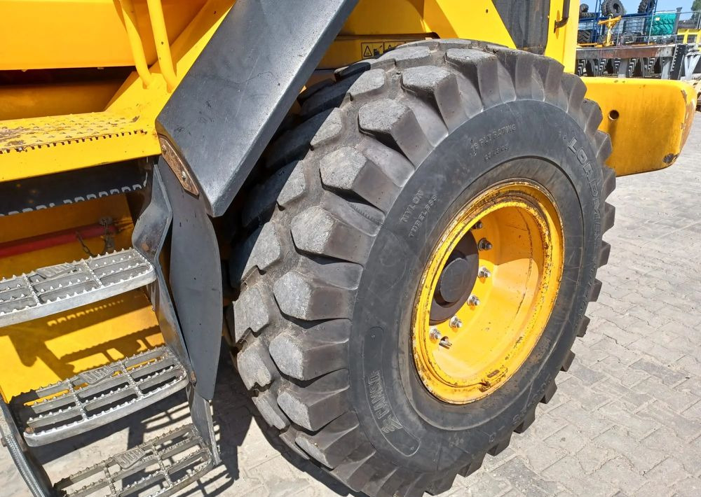Wheel loader JCB 437ZX