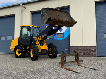 Wheel loader JCB JCB 406 - Wheelloader - Wiellader - Radlader - Year 2013 - Hours 3497 - Palletforks + Bucket