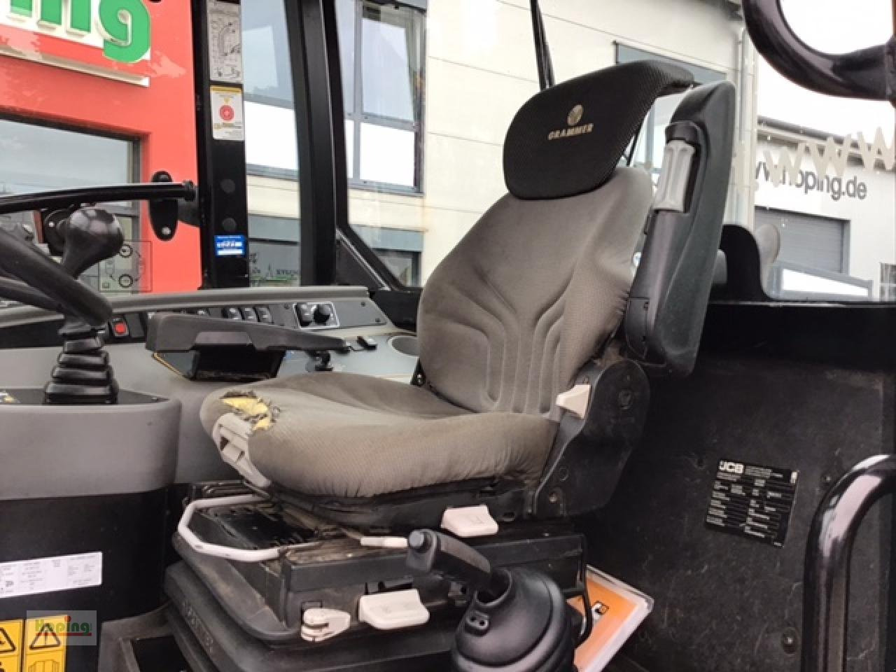 Wheel loader JCB TM 220