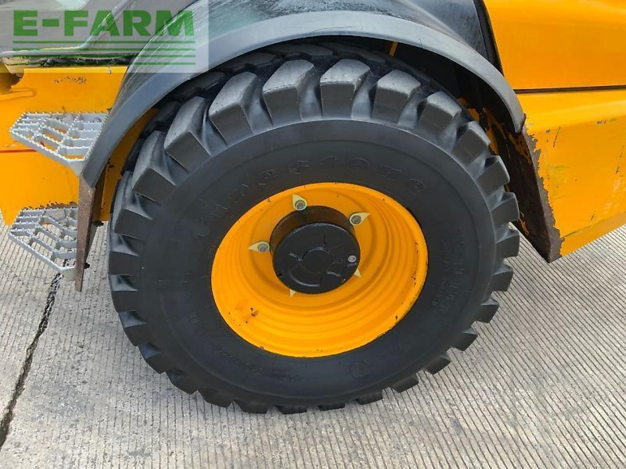 Wheel loader JCB tm320s pivot steer telehandler (st23560)