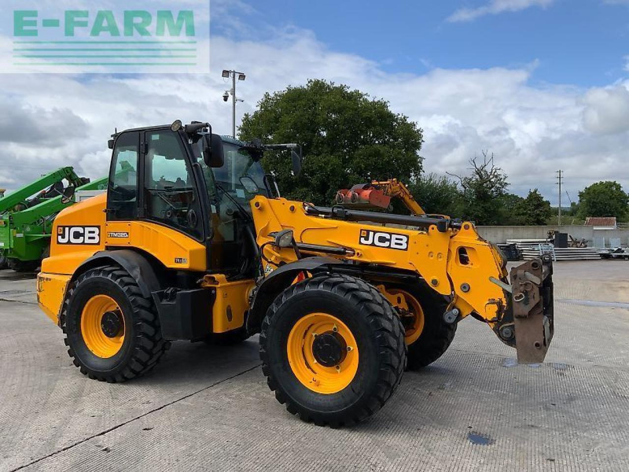 Wheel loader JCB tm320s pivot steer telehandler (st23560)