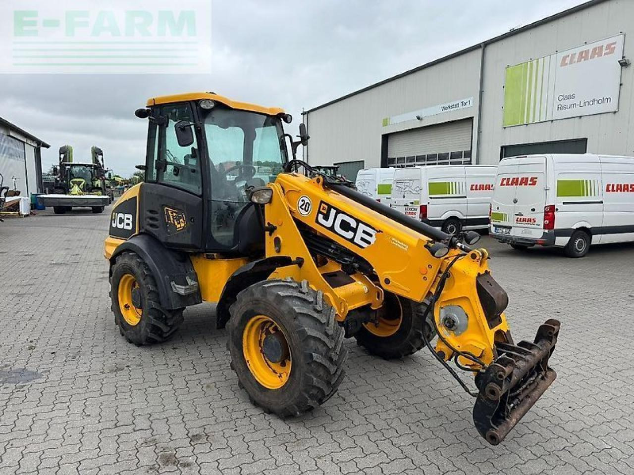 Wheel loader JCB tm 220 agri tele