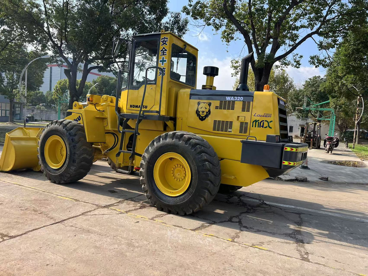 Wheel loader KOMATSU WA320-3