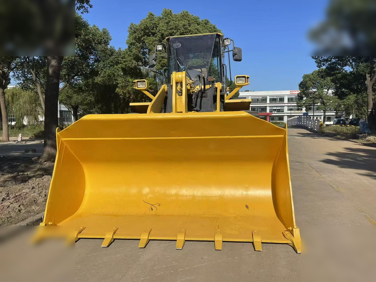 Wheel loader KOMATSU WA320-5