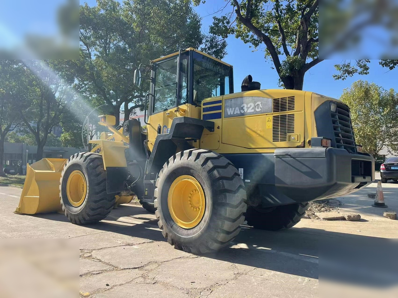 Wheel loader KOMATSU WA320-5