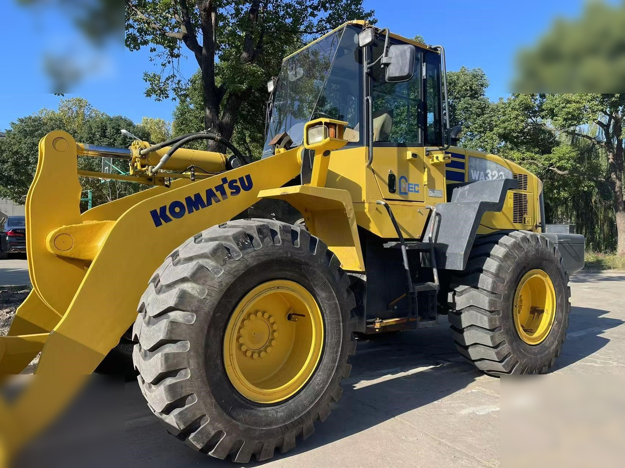 Wheel loader KOMATSU WA320-5
