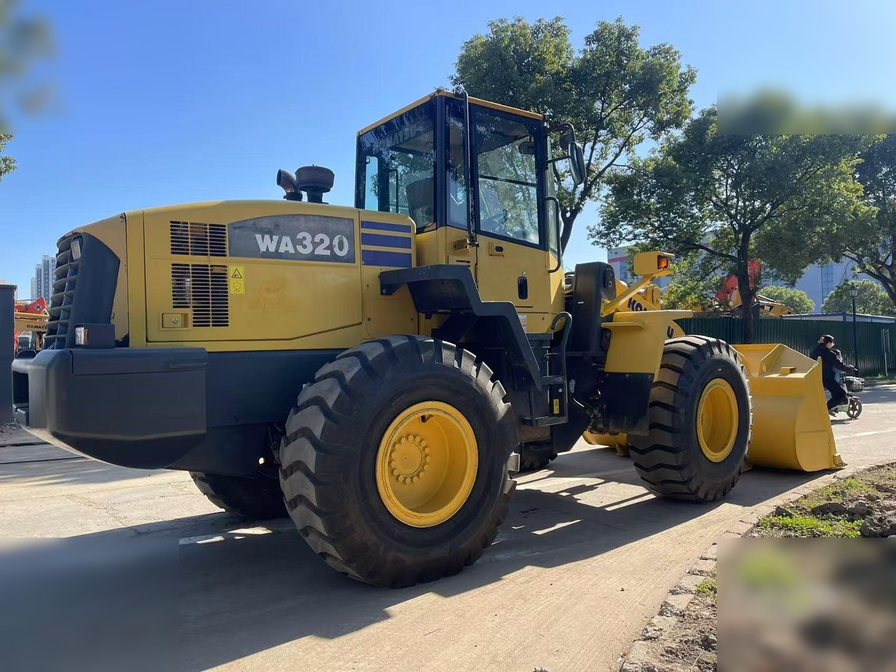 Wheel loader KOMATSU WA320-5