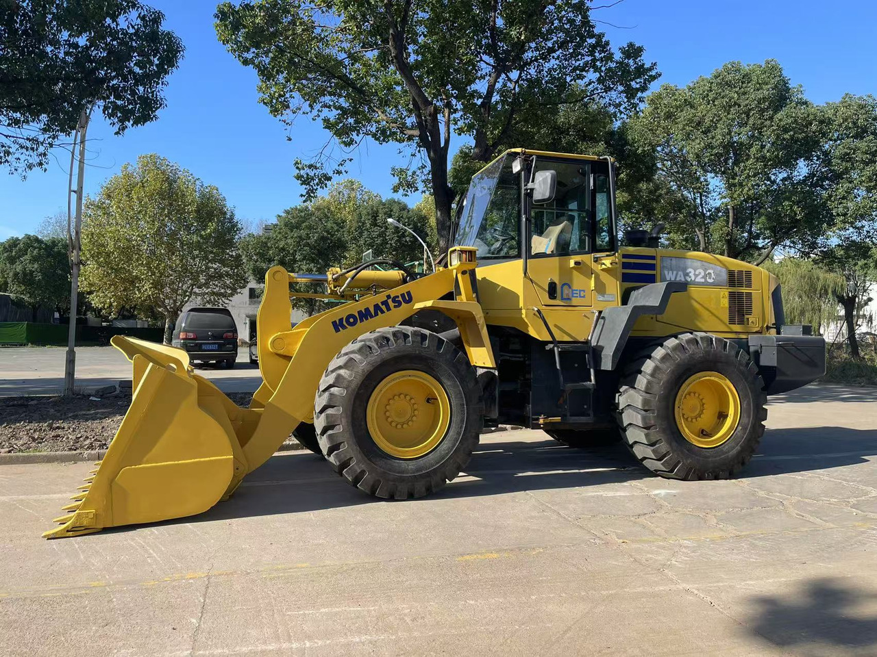 Wheel loader KOMATSU WA320-5