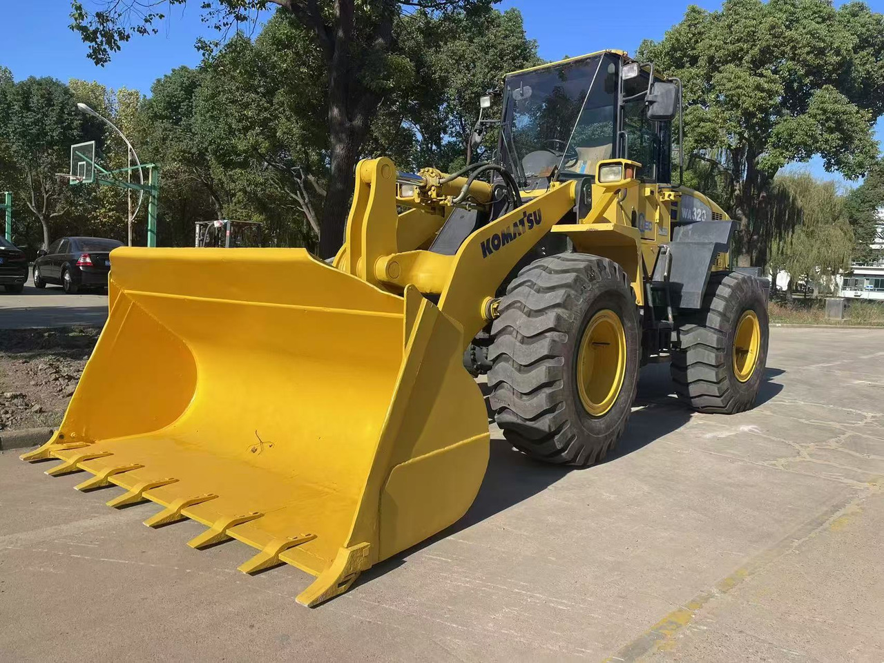 Wheel loader KOMATSU WA320-5