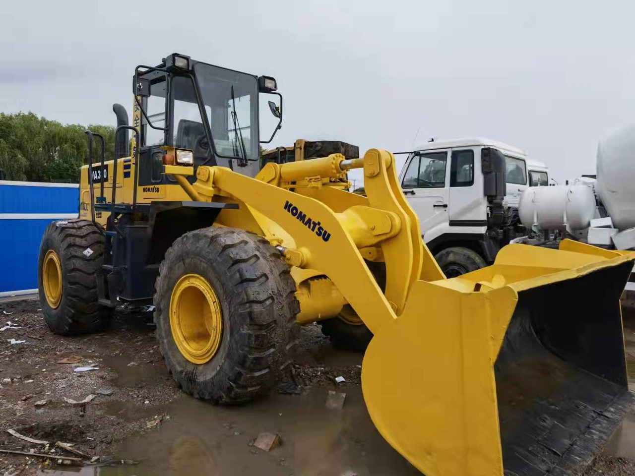 Wheel loader KOMATSU WA380