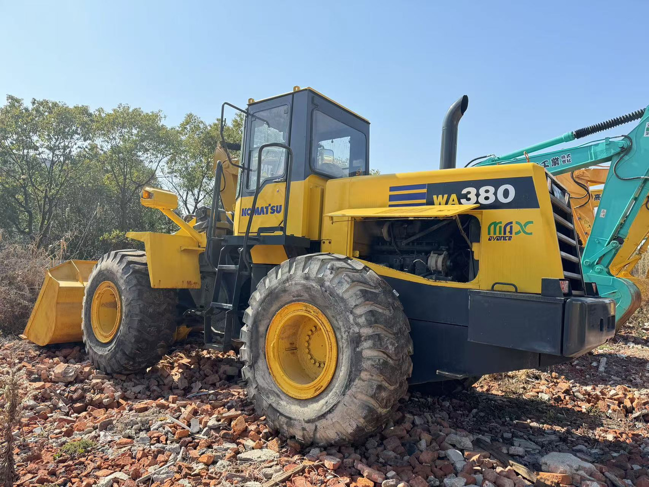 Wheel loader KOMATSU WA380